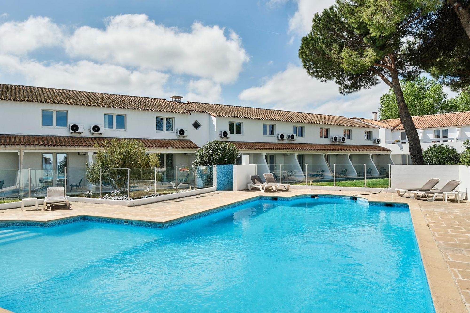 Artemia Aigues-Mortes - Hotel Avec Piscine Exterior photo